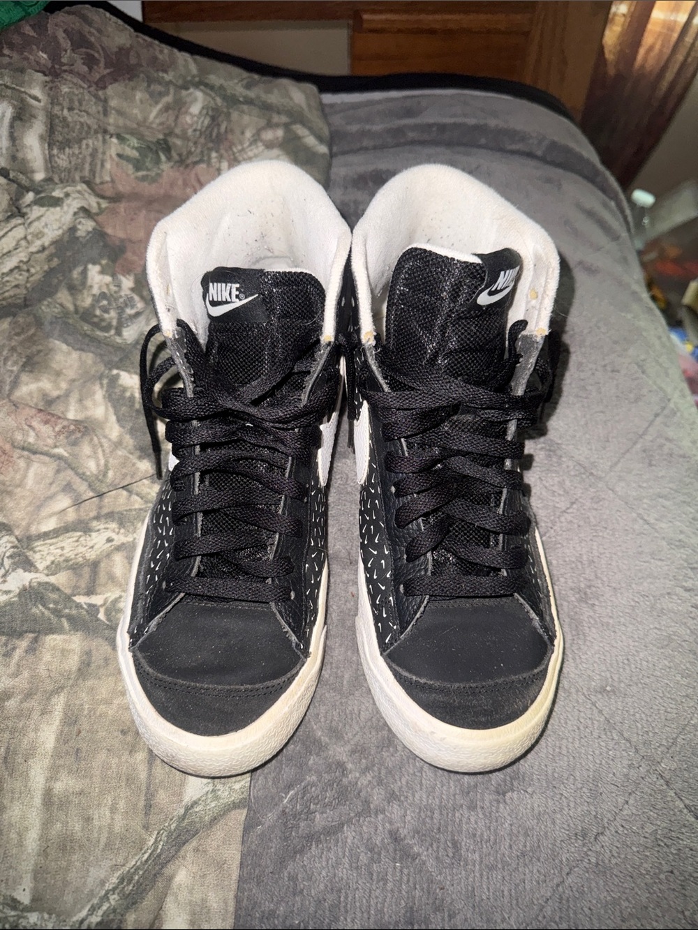 Nike Black and White Kids High-Top Sneakers with Speckled Side Detail